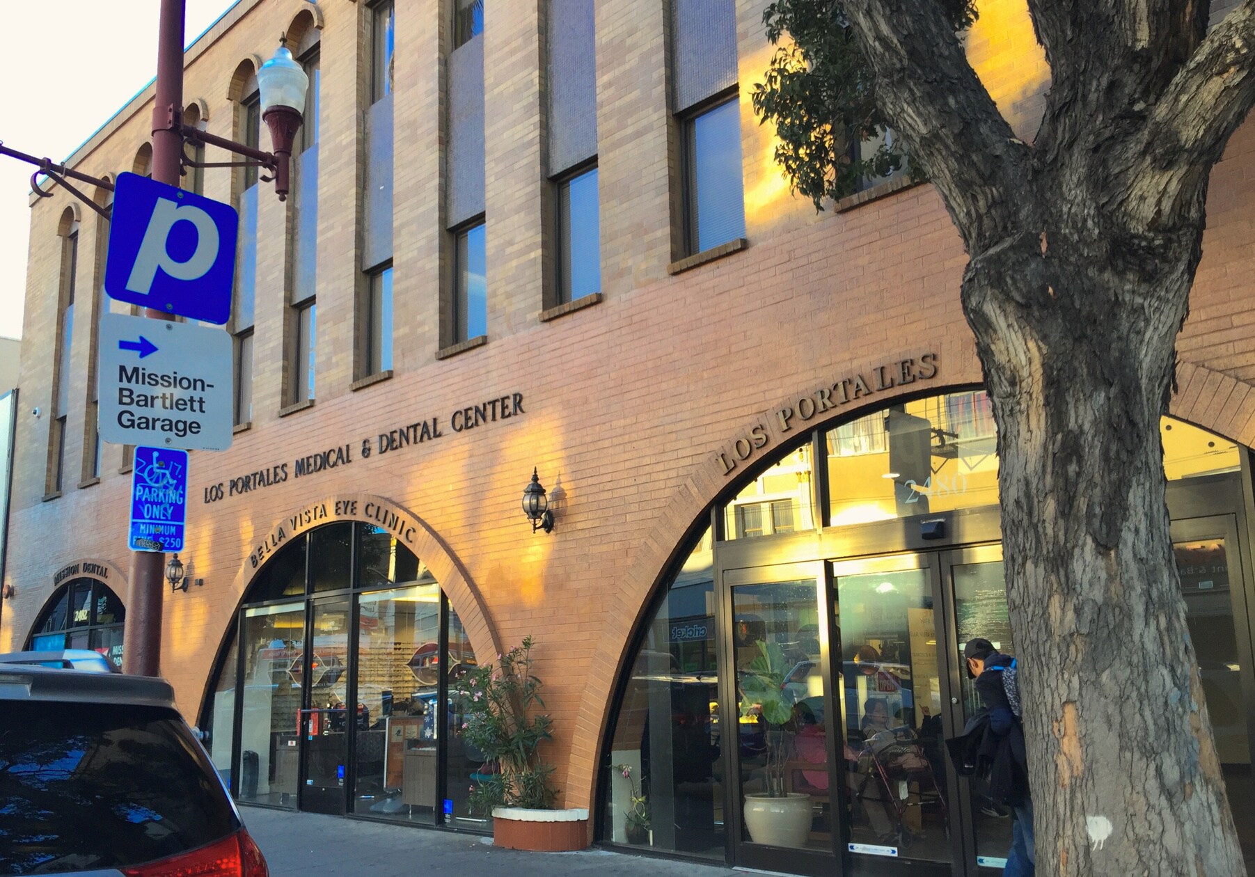 2480 Mission St, San Francisco, CA à louer Photo principale– Image 1 sur 19