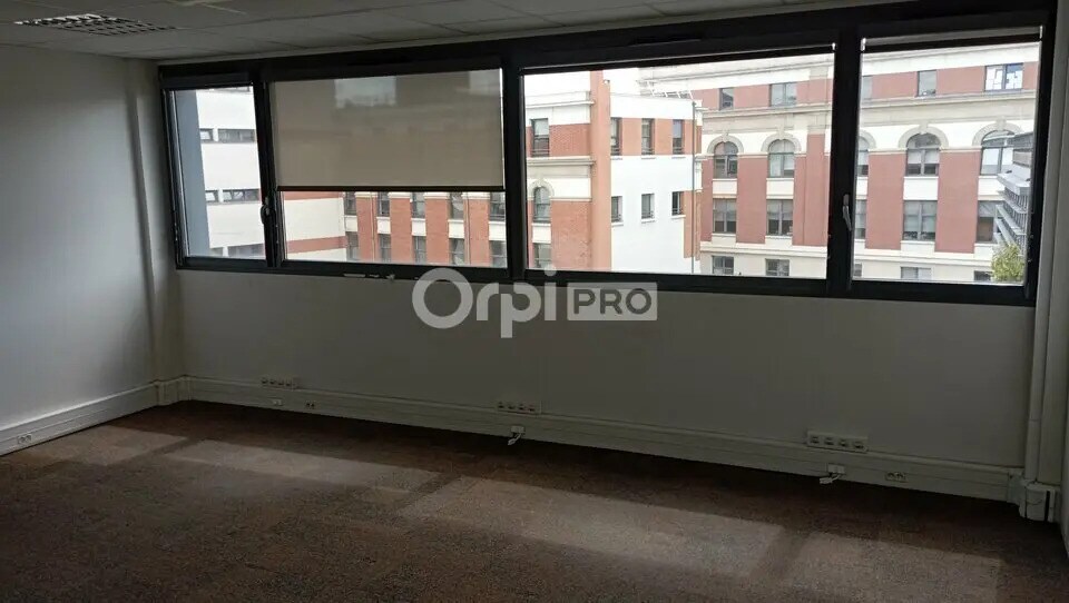 Bureau dans Reims à louer - Photo de l’immeuble – Image 2 sur 5