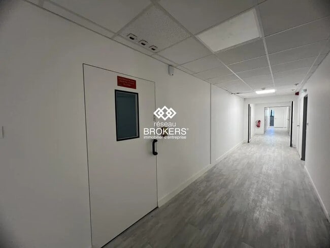 Plus de détails pour Local commercial à louer