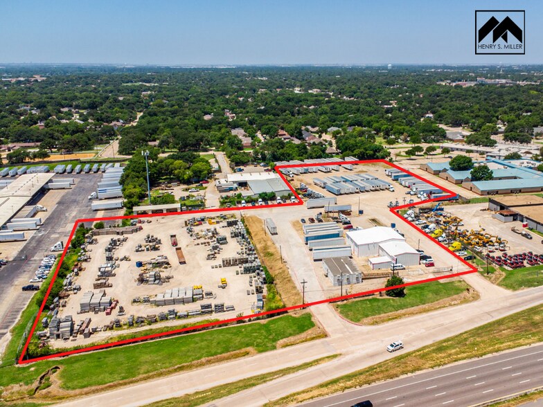 1401 S Loop 12, Irving, TX à louer - Photo de l’immeuble – Image 1 sur 1