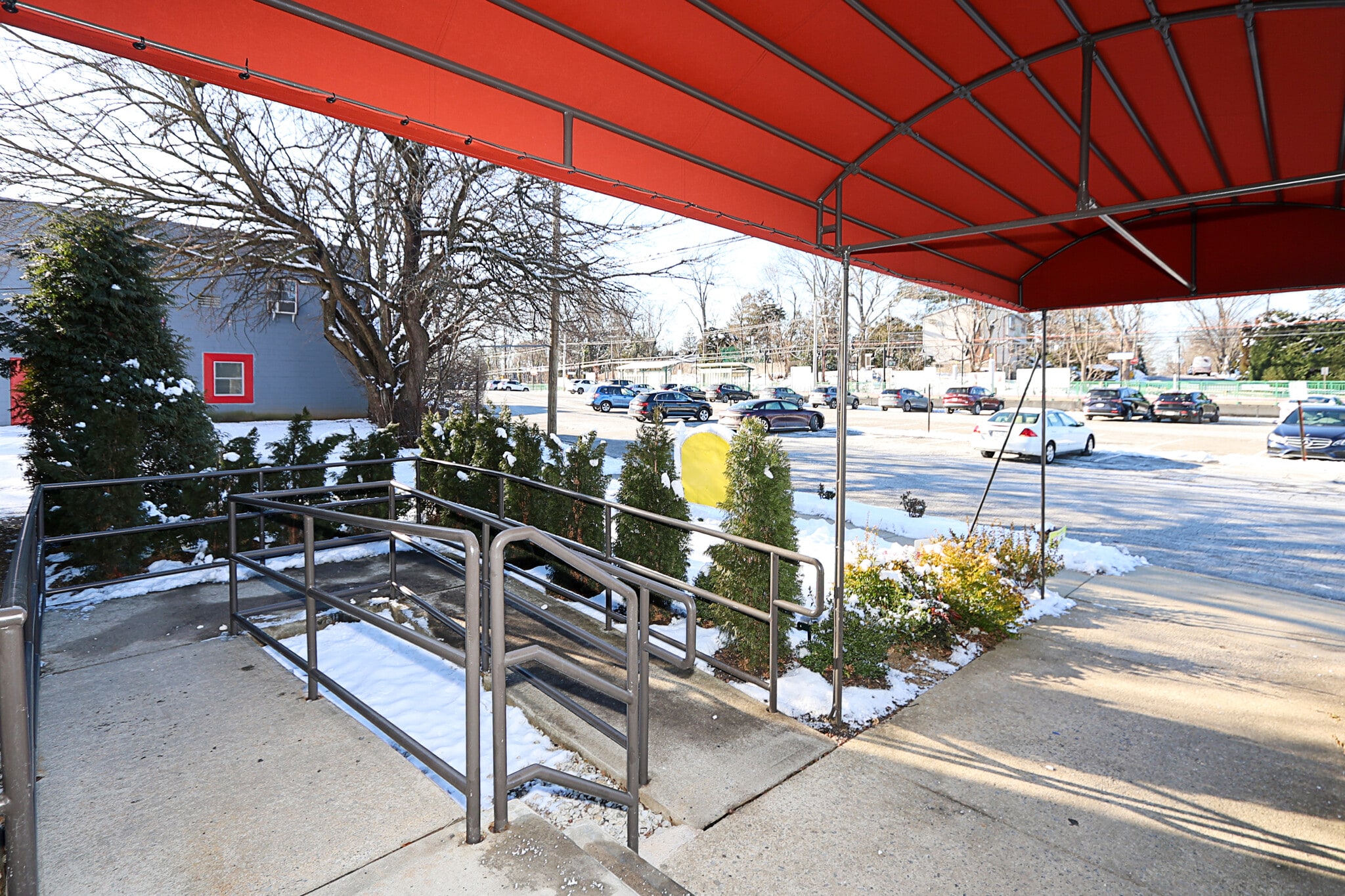 40 Railroad Ave, Glen Head, NY à louer Photo de l’immeuble– Image 1 sur 10