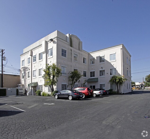 800 S Brookhurst St, Anaheim, CA à louer - Photo de l’immeuble – Image 2 sur 2