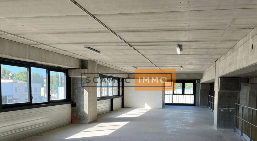 Bureau dans Colombes à louer - Photo de l’immeuble – Image 3 sur 6