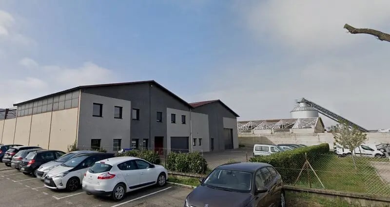 Bureau dans Décines-Charpieu à vendre - Photo de l’immeuble – Image 2 sur 11