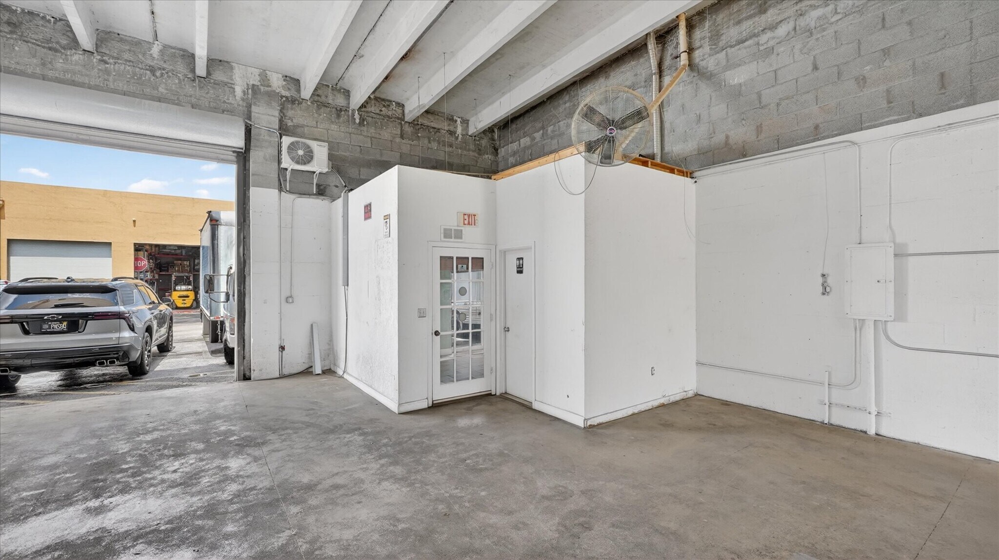 12434-12466 NW 38th Ave, Opa-locka, FL à louer Photo principale– Image 1 sur 17