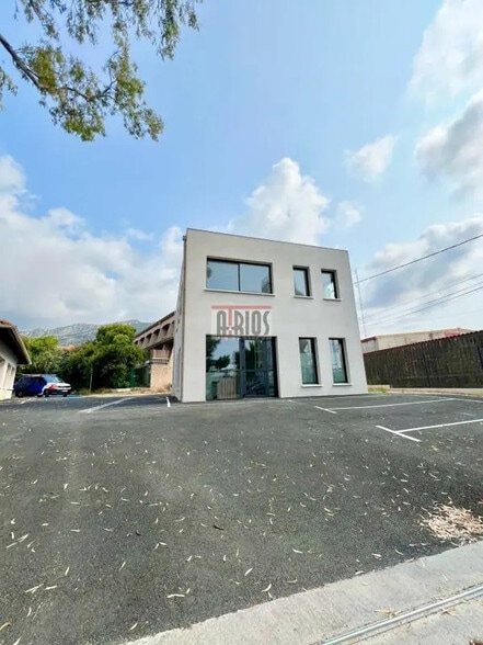 Bureau dans La Valette-du-Var à louer - Photo de l’immeuble – Image 1 sur 3