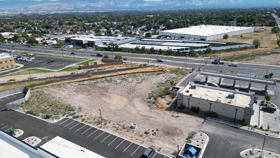 5662 W 4700 S, West Valley City, UT à vendre - Photo de l’immeuble – Image 3 sur 13
