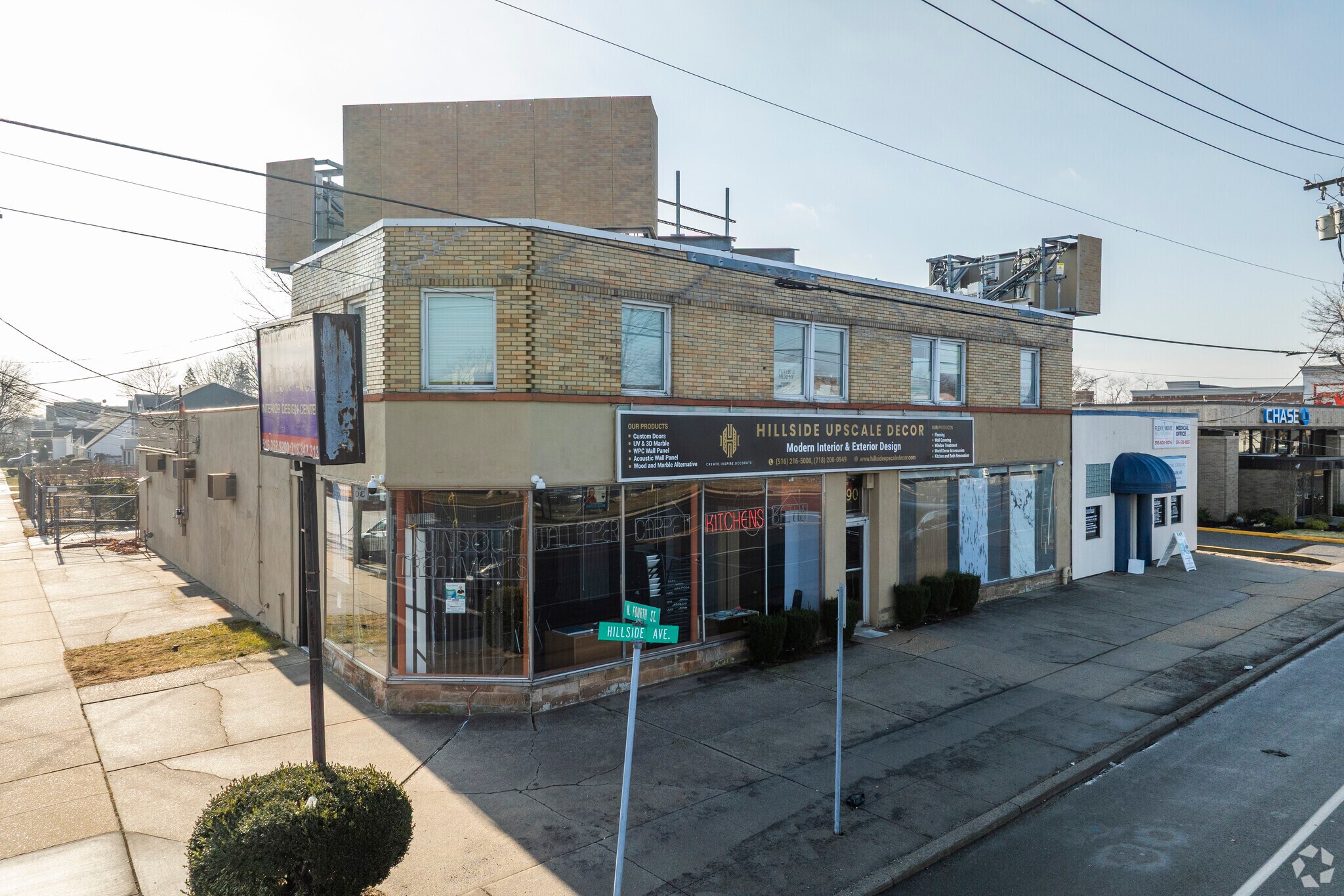 390 Hillside Ave, New Hyde Park, NY à louer Photo de l’immeuble– Image 1 sur 9