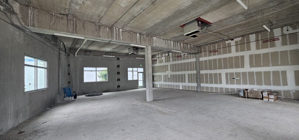 101 NW 12th St, Pompano Beach, FL à louer - Photo de l’immeuble – Image 3 sur 4