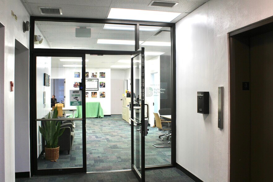 771 Amana St, Honolulu, HI à louer - Photo de l’immeuble – Image 2 sur 3