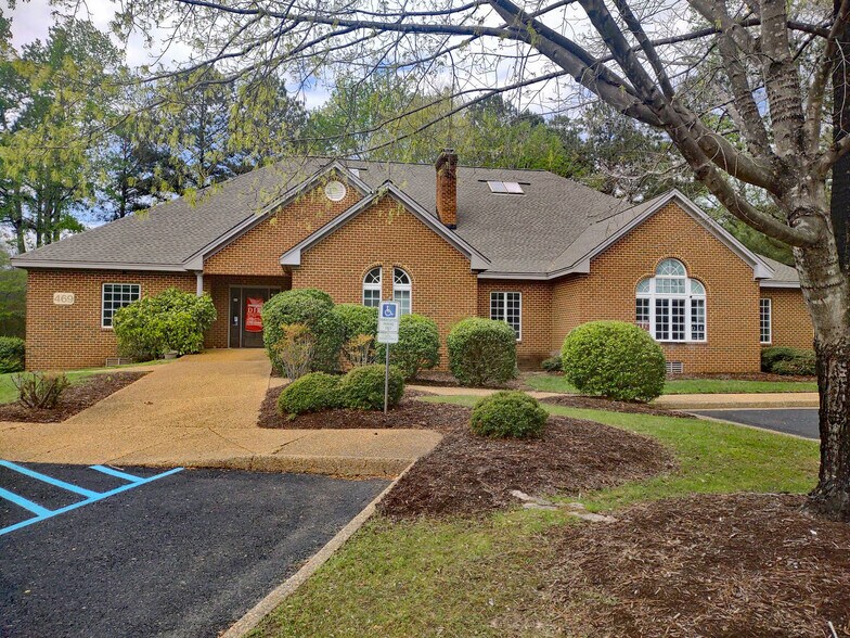 469 McLaws Cir, Williamsburg, VA à vendre - Photo de l’immeuble – Image 3 sur 21