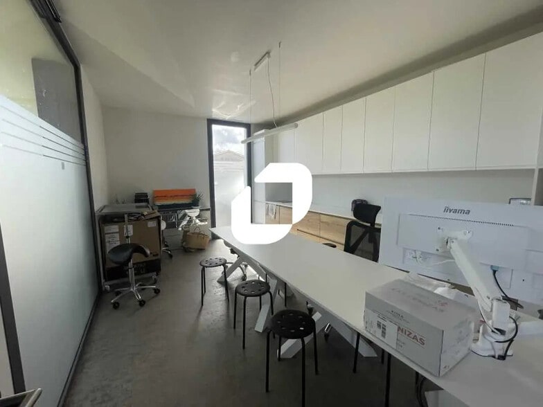 Local commercial dans Gujan-Mestras à vendre - Photo de l’immeuble – Image 3 sur 6