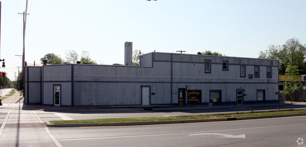10567 N College Ave, Carmel, IN à louer - Photo de l’immeuble – Image 2 sur 2