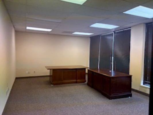 211 W Pleasant Run Rd, Lancaster, TX à louer Photo de l’immeuble– Image 1 sur 16