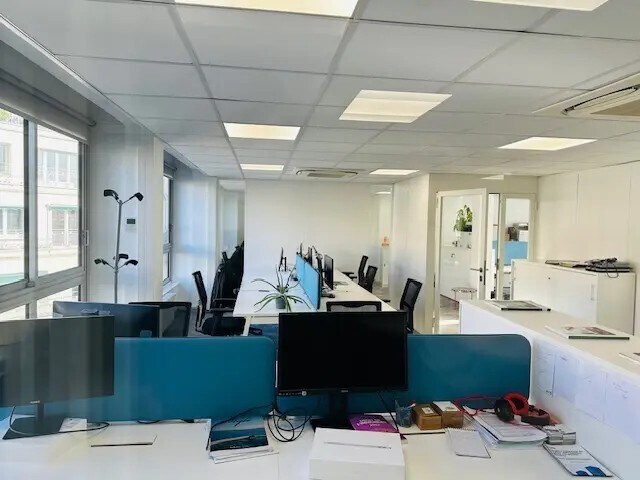 10 Rue Du Colisée, Paris à louer Photo intérieure– Image 1 sur 6