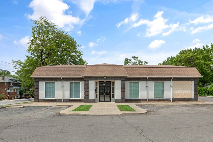 2359 S Shelby St, Indianapolis, IN à vendre - Photo de l’immeuble – Image 3 sur 21