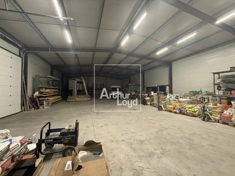 Local d'activités dans Varennes-sur-Seine à vendre - Photo intérieure – Image 2 sur 9