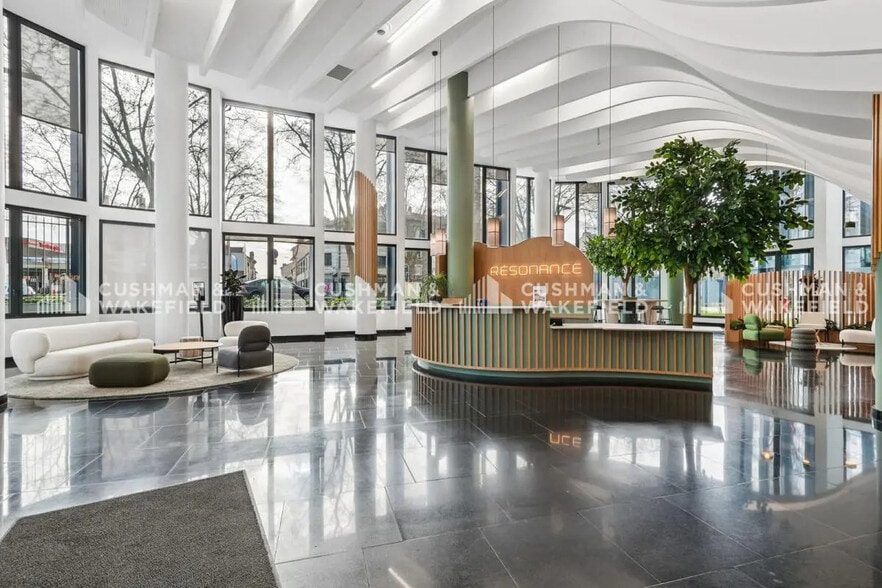 42-46 Avenue Aristide Briand, Bagneux à louer - Hall d’entrée – Image 2 sur 11