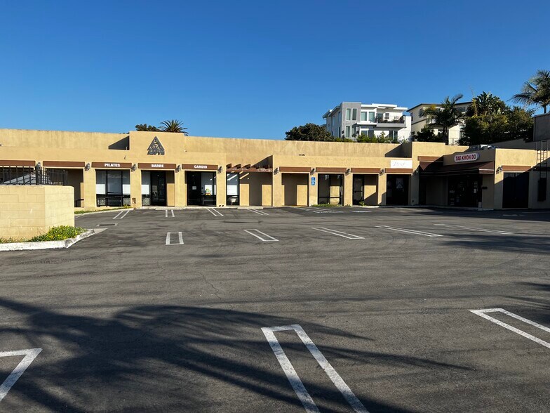 800 Torrance Blvd, Redondo Beach, CA à louer - Photo de l’immeuble – Image 2 sur 5