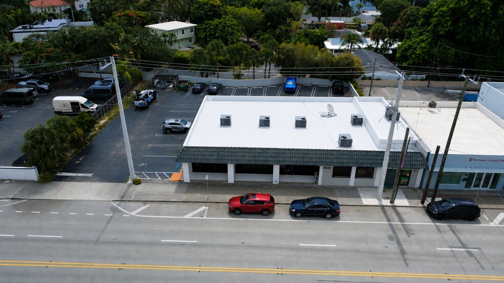 3222 S Dixie Hwy, West Palm Beach, FL à louer - Photo de l’immeuble – Image 3 sur 3