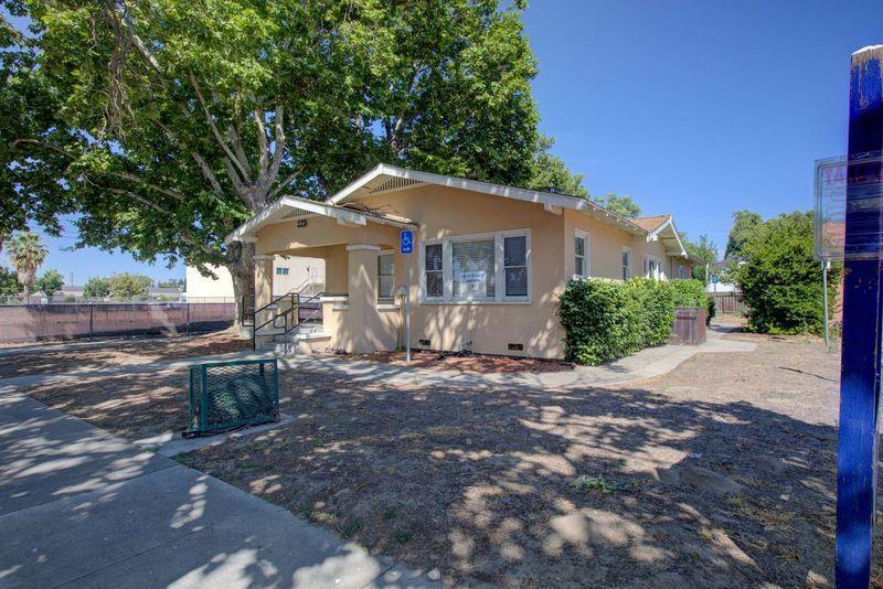 325 Mitchell Ave, Turlock, CA à vendre - Photo de l’immeuble – Image 2 sur 9
