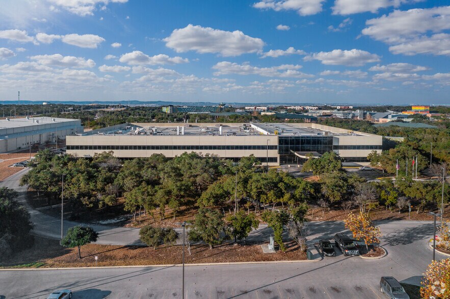 4611 Wiseman Blvd, San Antonio, TX à vendre - Photo de l’immeuble – Image 1 sur 3