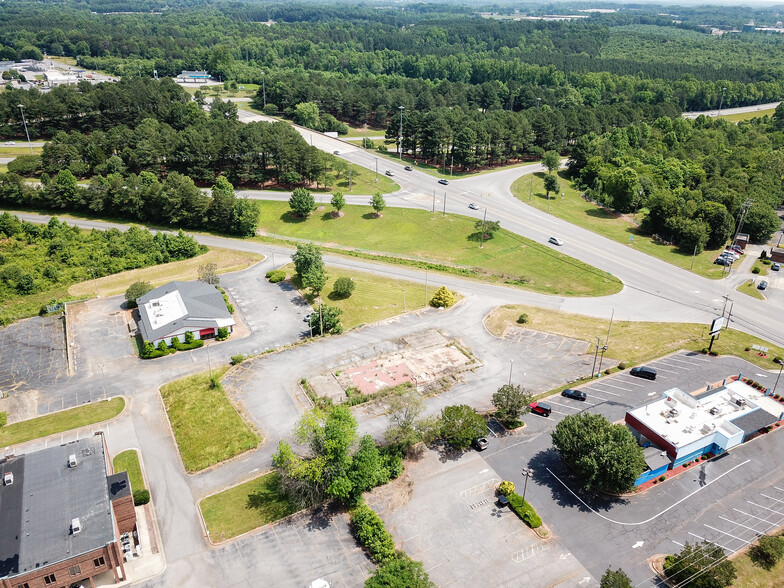3362 15th Ave Blvd SE, Conover, NC à vendre - Photo de l’immeuble – Image 2 sur 32