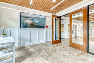 Plus de détails pour 126-130 N Main St, East Hampton, NY - Bureau à louer