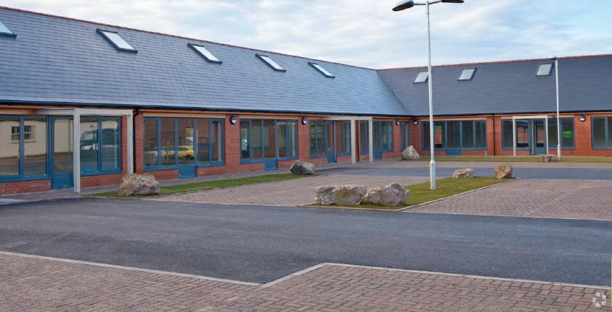 Vinnetrow Rd, Chichester à vendre - Photo principale – Image 1 sur 8