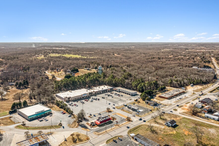 1075 Franklin Springs St, Royston, GA à louer - Photo de l’immeuble – Image 3 sur 12