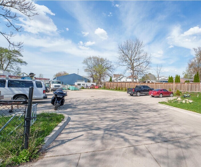 733 McKendrick St SW, Grand Rapids, MI à vendre - Autre – Image 2 sur 4