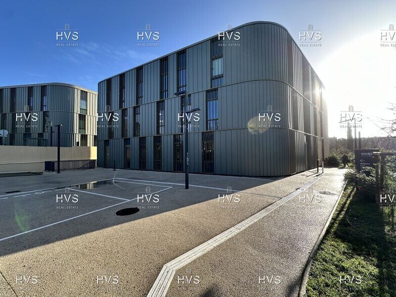 851 Avenue Jean Dalmas, Aix-en-Provence à louer - Photo de l’immeuble – Image 2 sur 12