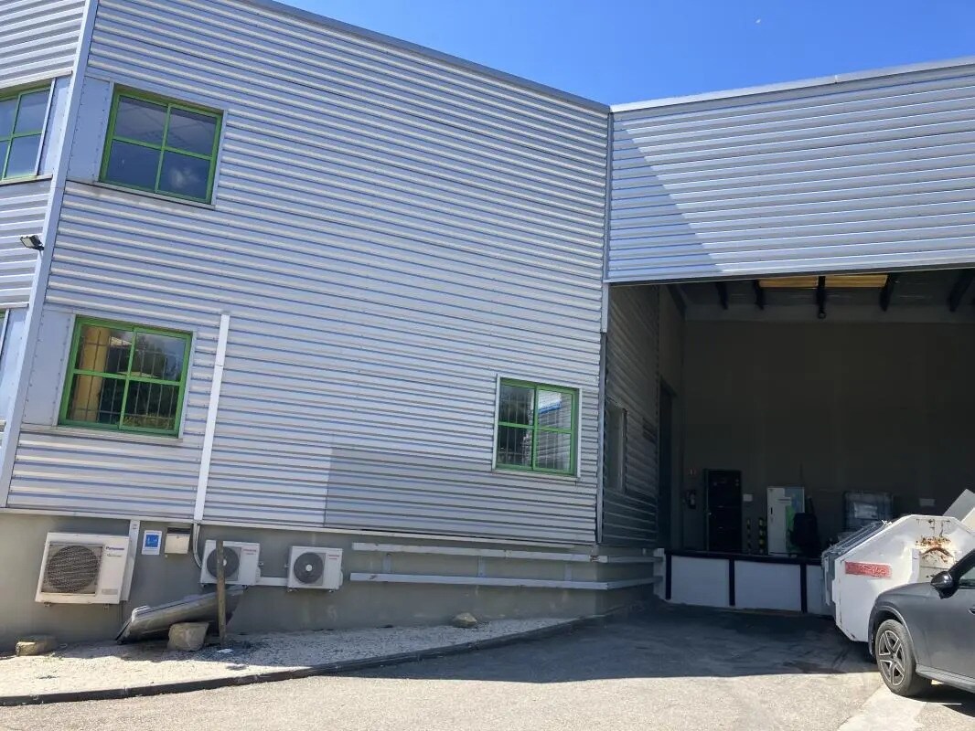 Local d’activités dans La Ciotat à louer Photo de l’immeuble– Image 1 sur 8