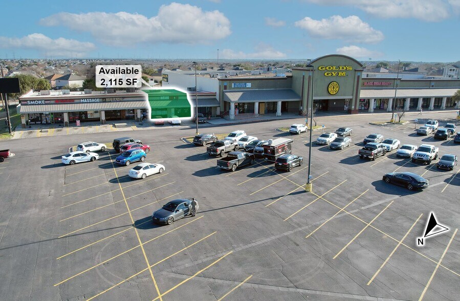 7654 FM 78, San Antonio, TX à louer - Photo de l’immeuble – Image 1 sur 9