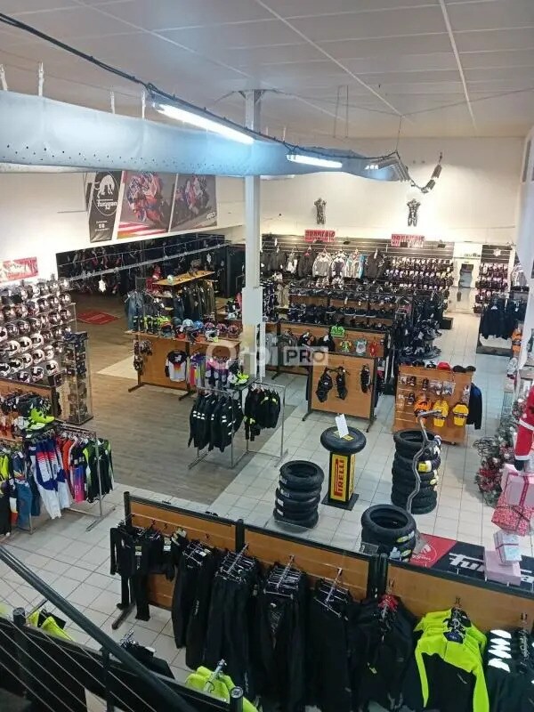 Local commercial dans Fontaine à vendre Photo intérieure– Image 1 sur 3