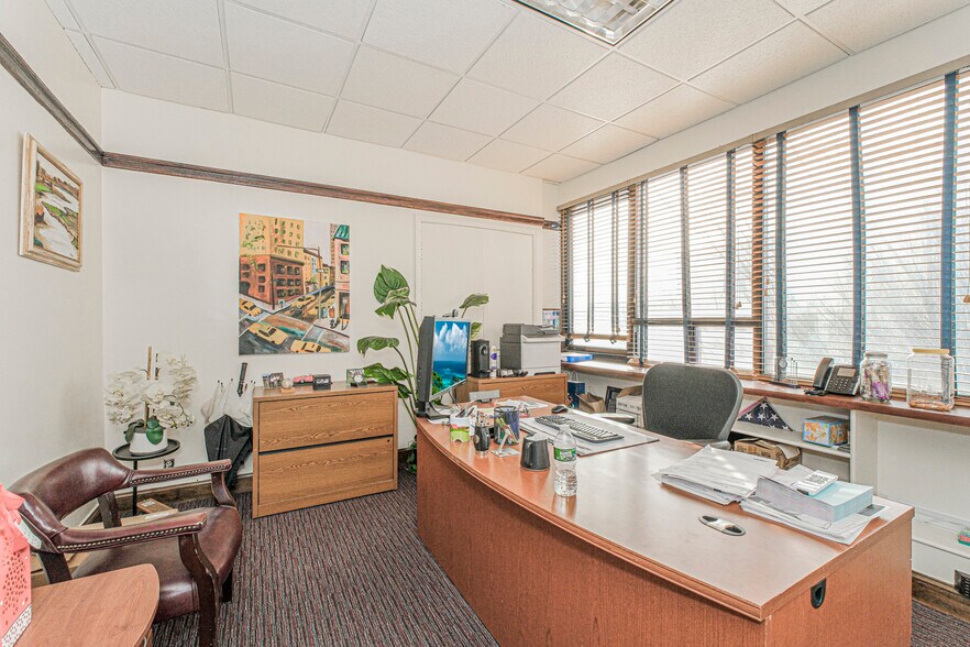 1751 Bath Ave, Brooklyn, NY à louer - Photo de l’immeuble – Image 2 sur 27