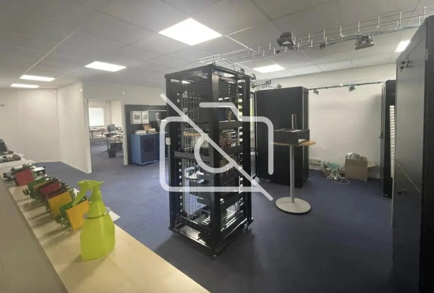 Industriel/Logistique dans Lisses à vendre - Photo intérieure – Image 2 sur 5