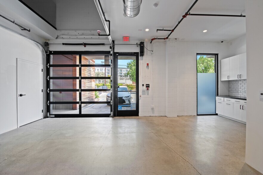3309-3323 La Cienega Pl, Los Angeles, CA à louer - Photo de l’immeuble – Image 2 sur 28