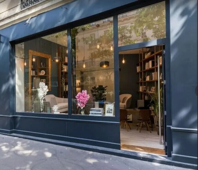 Local commercial dans Paris à louer - Photo de l’immeuble – Image 2 sur 2