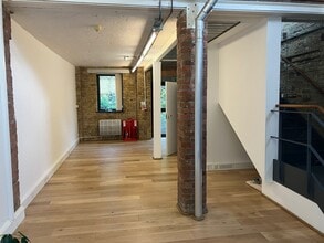 32 Gould Rd, Twickenham à louer Photo intérieure– Image 2 sur 5