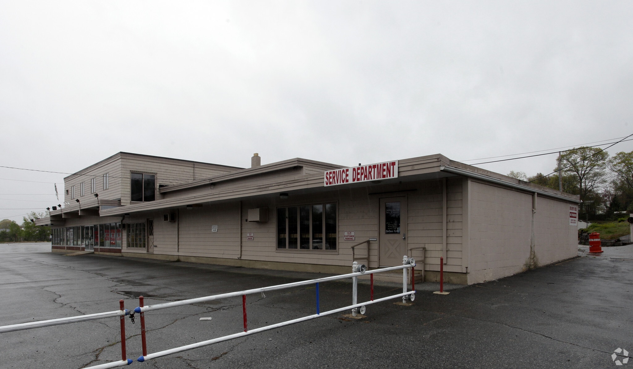 225 Cowesett Ave, West Warwick, RI à louer Photo principale– Image 1 sur 6