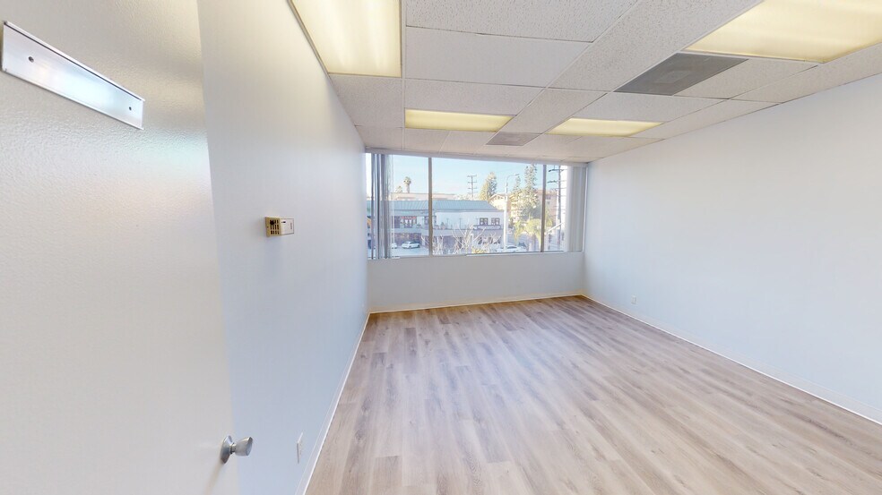 11704 Wilshire Blvd, Los Angeles, CA à louer - Numérisation 3D Matterport – Image 2 sur 2