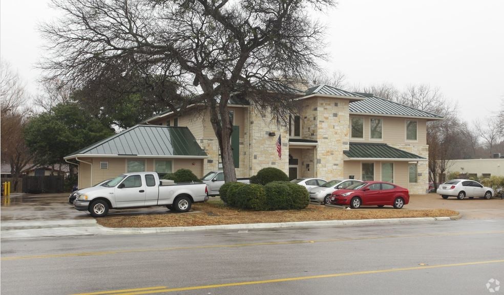 8403 Shoal Creek Blvd, Austin, TX à louer Photo principale– Image 1 sur 9