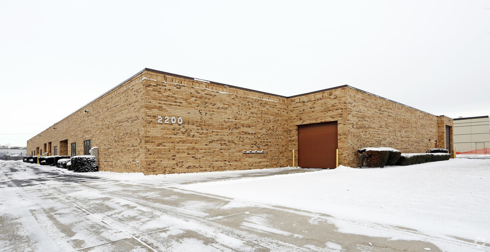 2200 S Park Ave, Streamwood, IL à louer - Photo principale – Image 1 sur 5