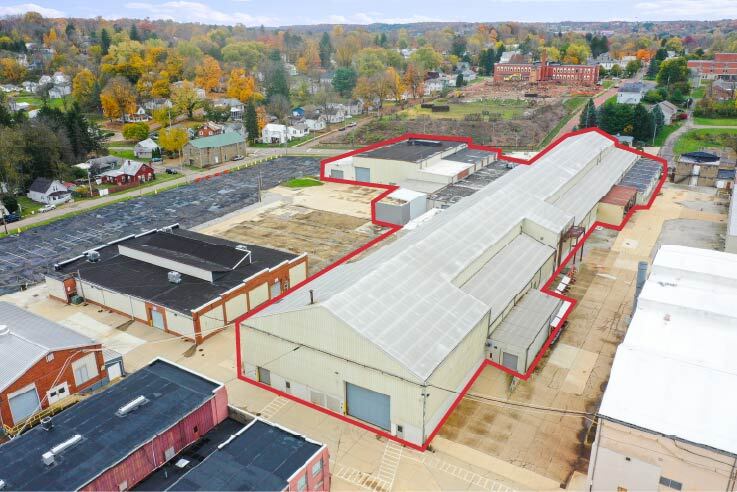 105 N Sandusky St, Mount Vernon, OH à vendre - Photo de l’immeuble – Image 1 sur 5