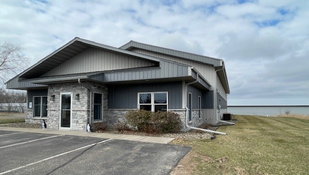 1442 7th St, Houlton, WI à louer - Photo de l’immeuble – Image 2 sur 4