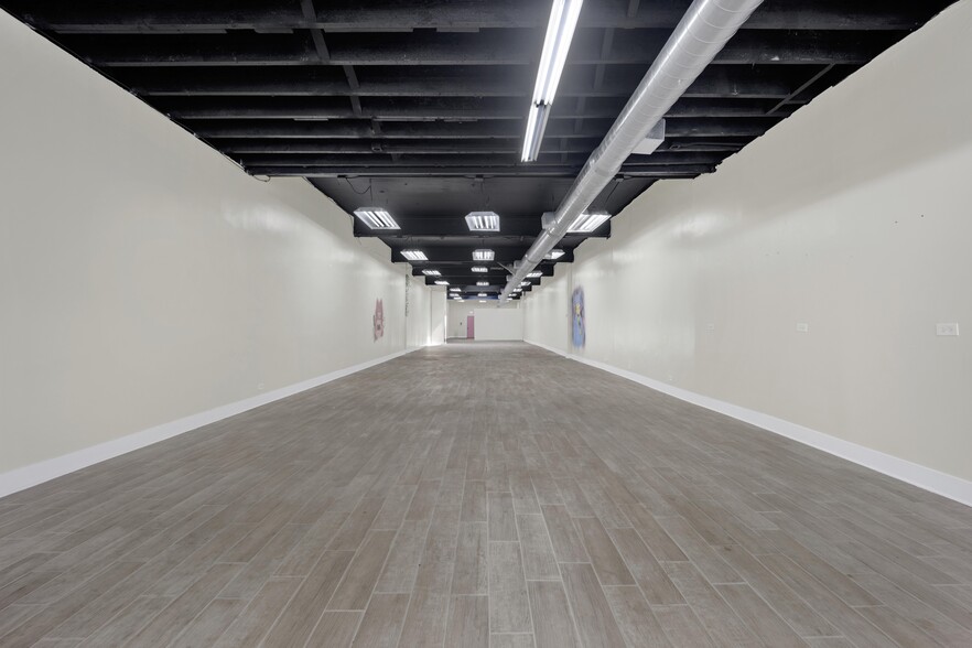 7055 N Clark St, Chicago, IL à louer - Photo intérieure – Image 2 sur 22