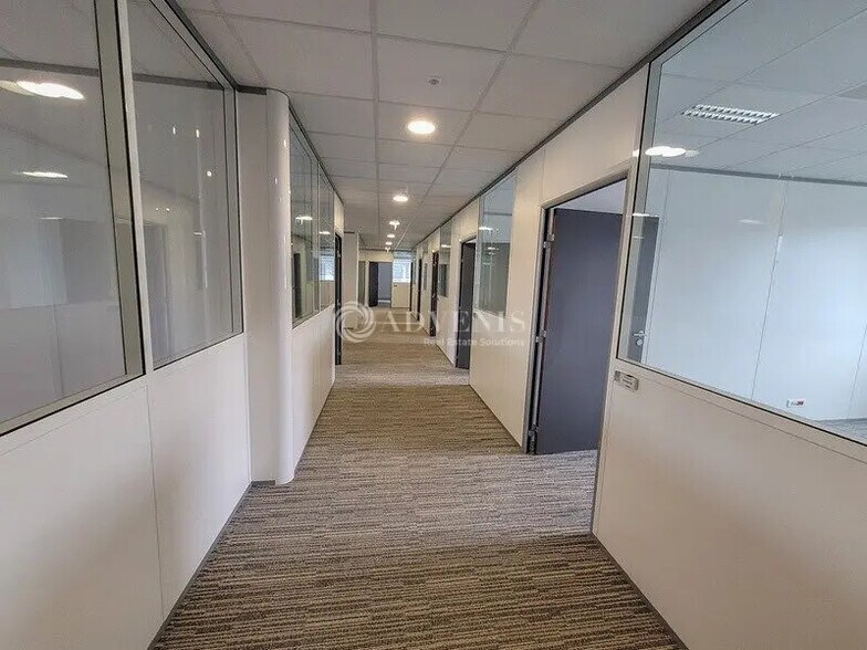 Bureau dans Cergy à louer - Photo de l’immeuble – Image 3 sur 8