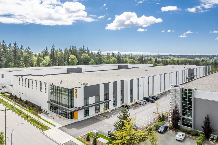 2965 188 St, Surrey, BC à louer - Photo de l’immeuble – Image 2 sur 7
