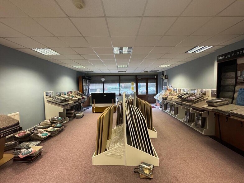 89-100 Commercial St, Tredegar à vendre - Photo de l’immeuble – Image 3 sur 16